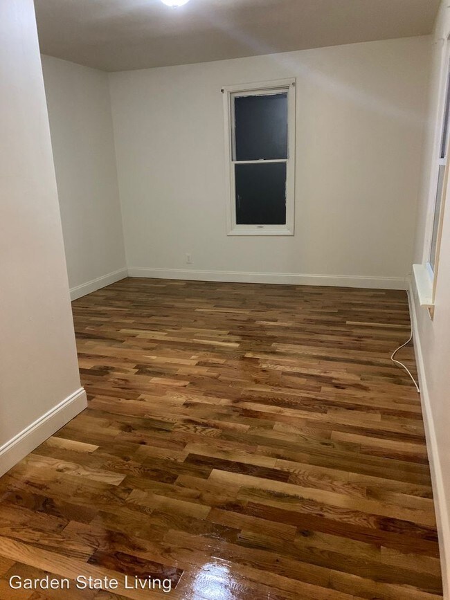 Foto del edificio - 292-294 Roseville Ave