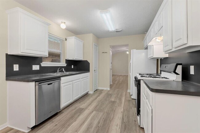 Foto del edificio - 2622 Autumn Springs Ln