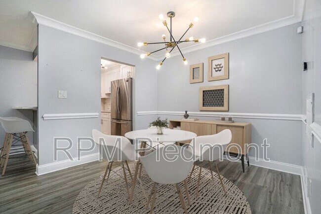 Foto del edificio - 6820 Glenridge Dr