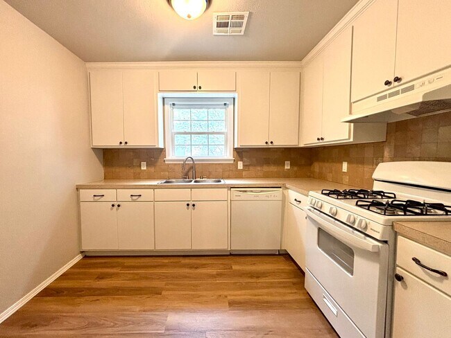 Foto del edificio - Newly Updated 2-bedroom, 1-bathroom Home