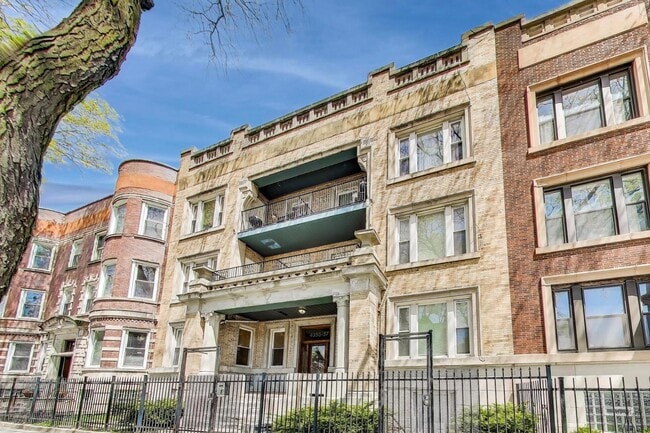 Building Photo - 4357 S Greenwood Ave