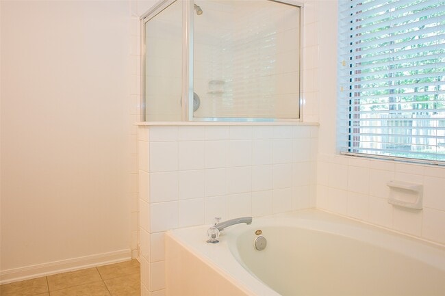 Foto del edificio - 91 Genesee Ridge Dr