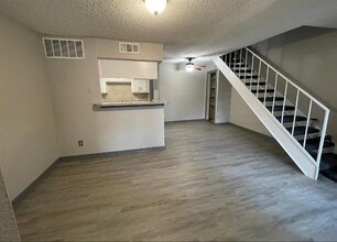 Building Photo - 7152 Fair Oaks Ave