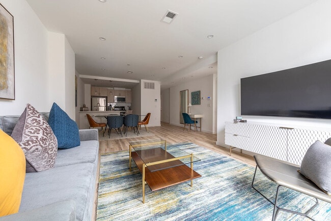 Foto del edificio - 300 Marshall Dr