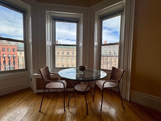 Foto del edificio - 169 Beacon St