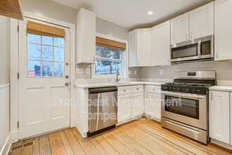 Building Photo - 724 S Hanover St