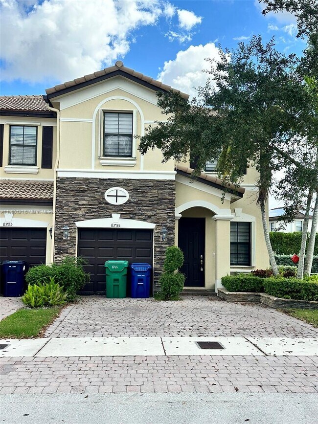 Building Photo - 8755 NW 116th Ct