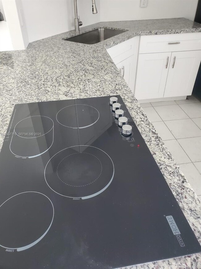 Building Photo - 3300 Spanish Moss Terrace