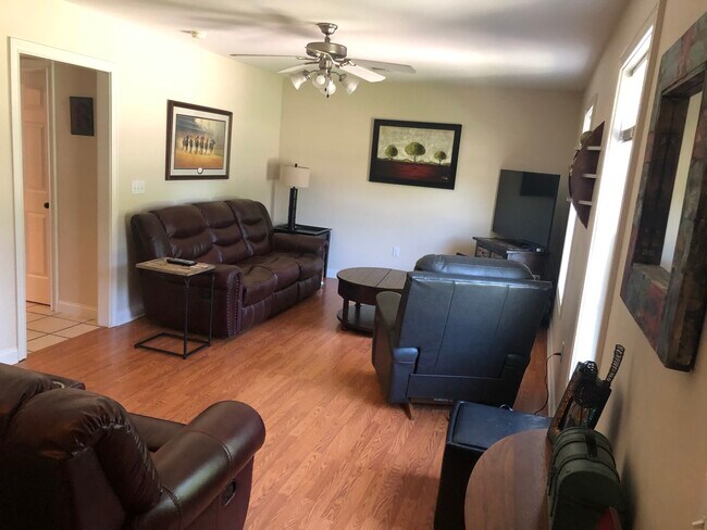 Área de comedor - 1504 Mildred Dr