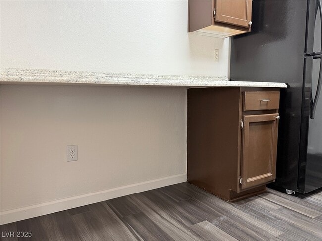 Building Photo - 10101 Hemet Dr