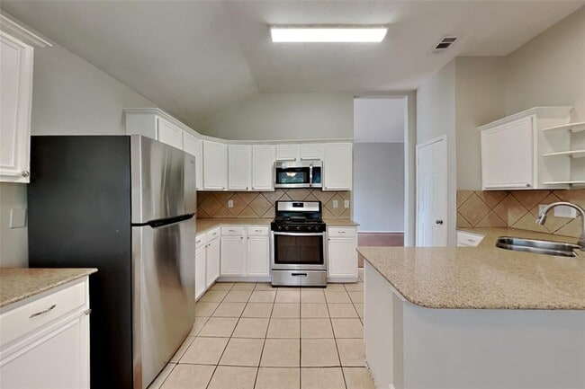 Building Photo - 7423 Alderly Dr