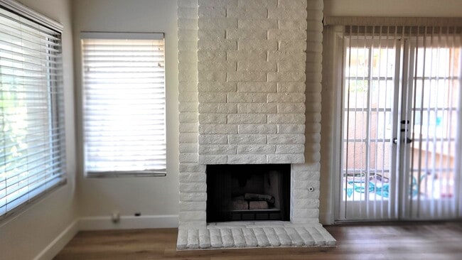 Building Photo - 2 bed 2 bath centrally located in Rancho B...