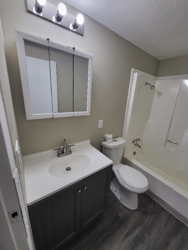 Foto del edificio - 734 N Country Acres Ave