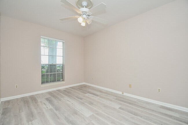 Foto del edificio - 12939 Westmere Dr