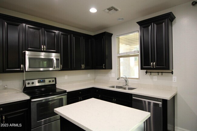 Building Photo - 1201 E Binner Dr