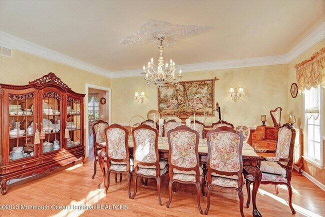 Building Photo - 5 Victorian Way
