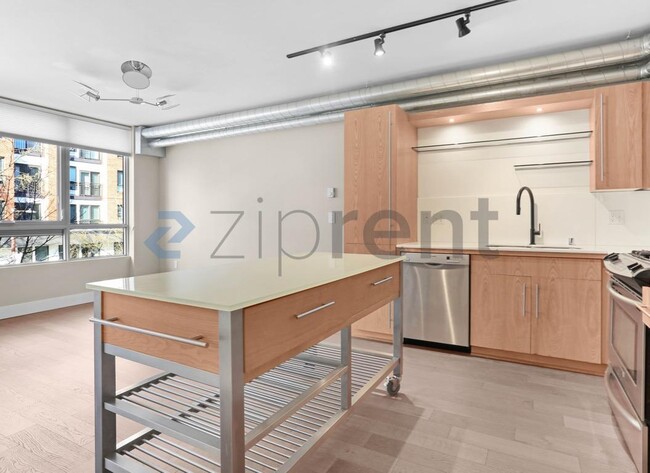 Foto del edificio - 530 Broadway E