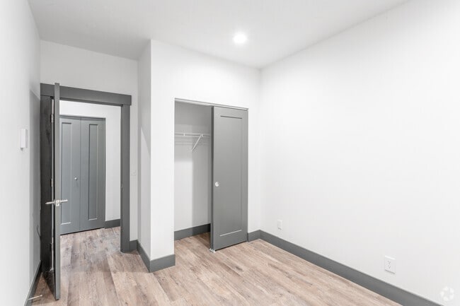 1BR, 1BA - 407 SF - The Academy
