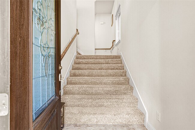 Building Photo - 1757 Sierra Crest Dr