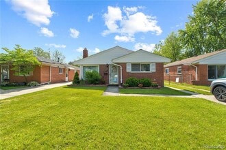 Building Photo - 4910 Roosevelt Blvd
