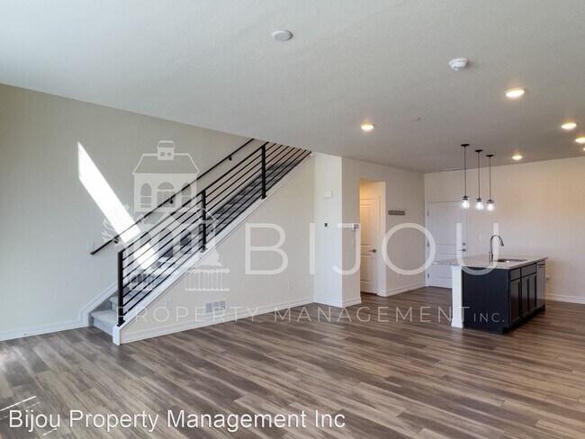 Building Photo - 3 br, 2.5 bath House - 1865 Rose Quartz He...