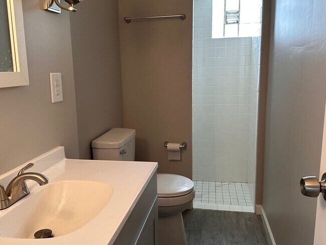 Foto del edificio - 3 bedroom 2 bath home with a view