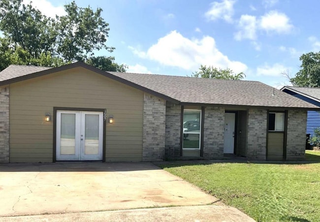 Building Photo - 2370 Chisholm Trail Rd