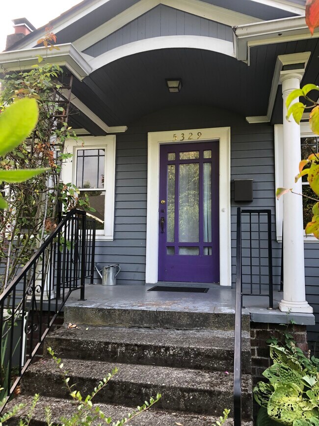 Foto del edificio - 5329 9th Ave NE