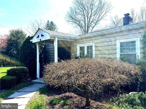 Building Photo - 9901 Blake Ln