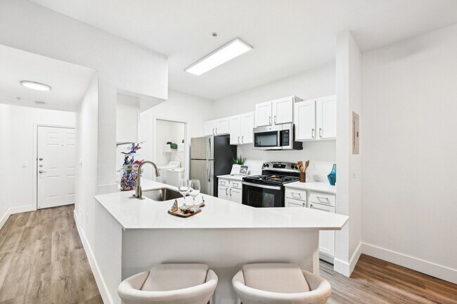 Foto del edificio - Stone Cliff Apartments