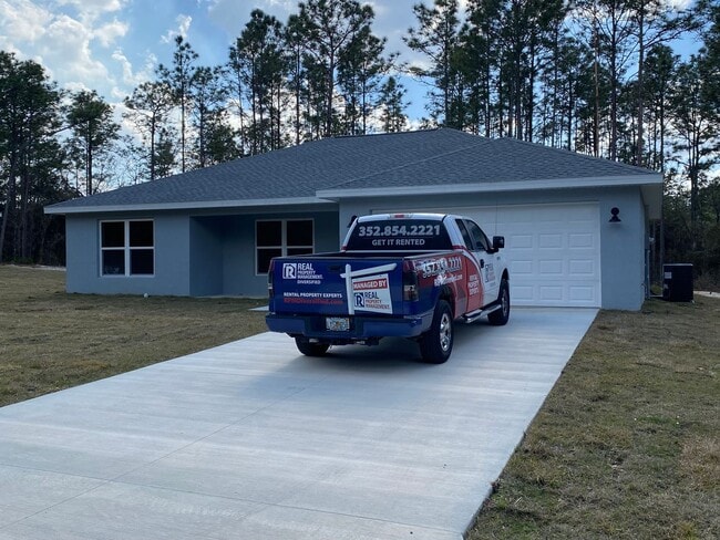 Building Photo - Beautiful Home Desirable SW Ocala Neighborhood 3/2/2 **WON"T LAST**