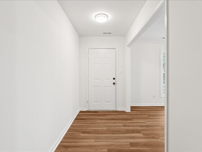 Foto del edificio - 112 Winder Rd