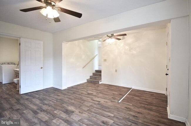 Building Photo - 709 3rd St