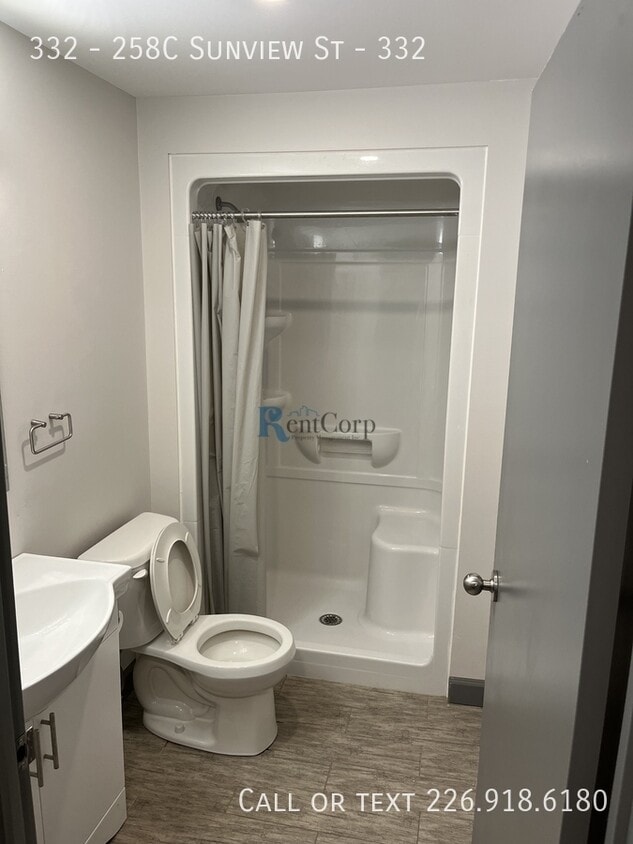 Building Photo - 258C-258C Sunview St