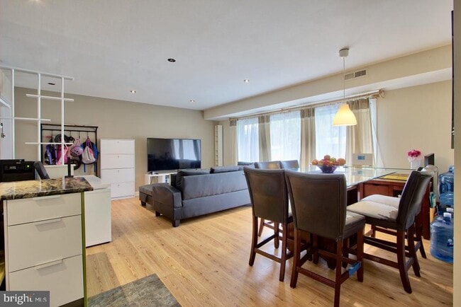 Building Photo - 10026 Fair Wds Dr