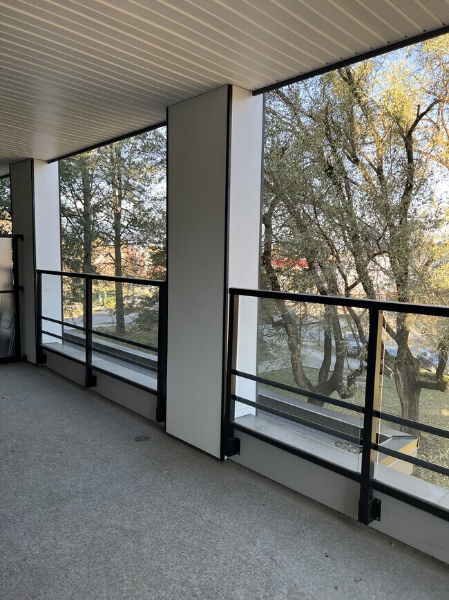 Photo du bâtiment - 45500-45500 Market Way