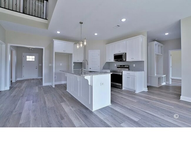 Building Photo - Coming soon - July Move In Date