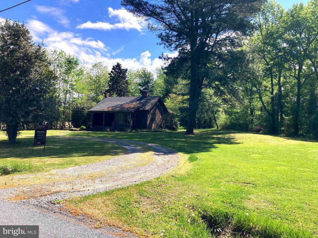 Building Photo - 4893 Evergreen Rd