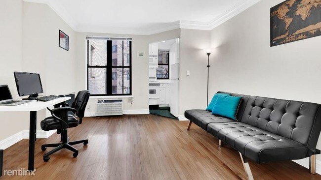 Building Photo - 241 E 46th St