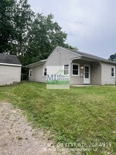 Building Photo - 1024 Leslie St