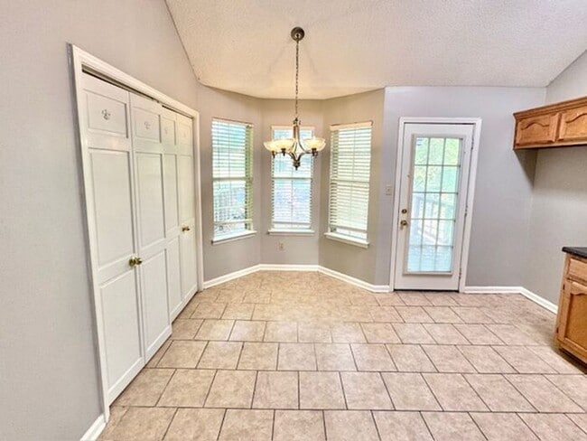 Foto del edificio - Move In Special! Now Leasing a 3 Bedroom With Bonus Room in Olive Branch