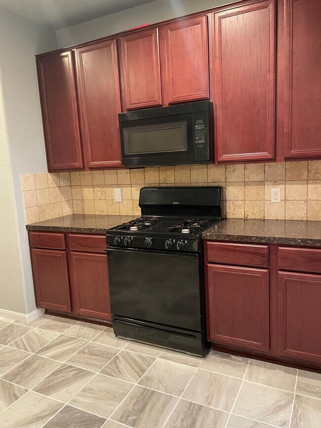 Building Photo - 8127 Redbud Point Ln