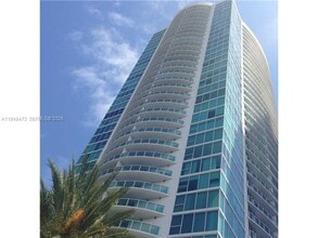 Building Photo - 2101 Brickell Ave