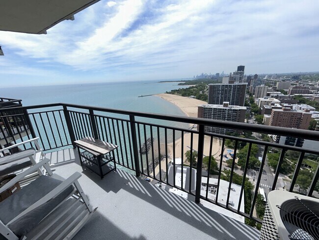 Foto del edificio - 6007 N Sheridan Rd