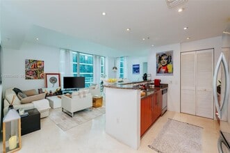 Building Photo - 300 S Biscayne Blvd