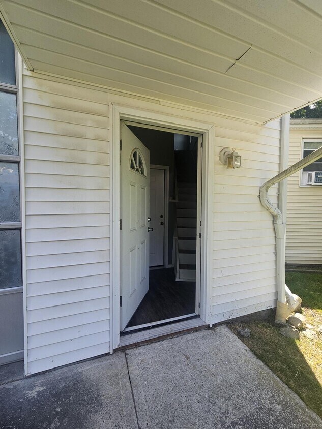 Primary Photo - 80-82-82 Pearl Harbor Cir