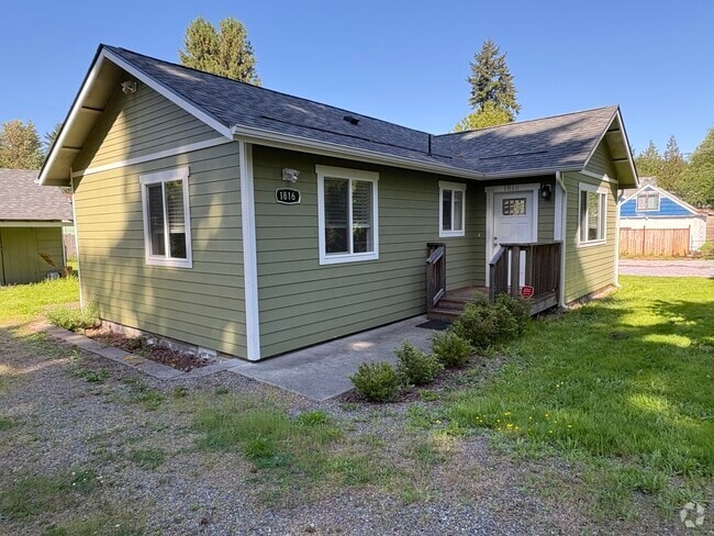 Building Photo - 1816 Scammell Ave NW