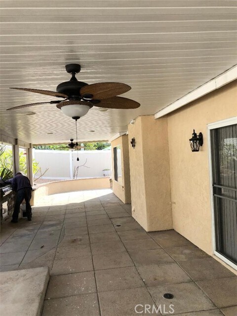 Foto del edificio - 2135 Estrado Cir