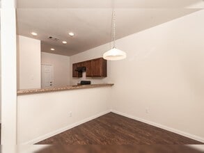 Building Photo - 5802 Santa Bernadetta