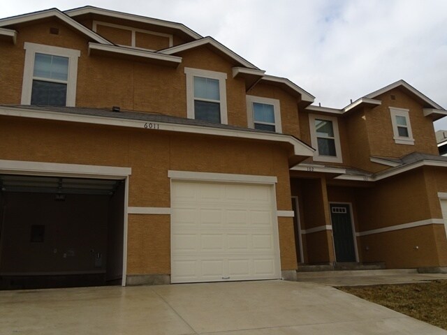 Building Photo - 6011 Jax Wy